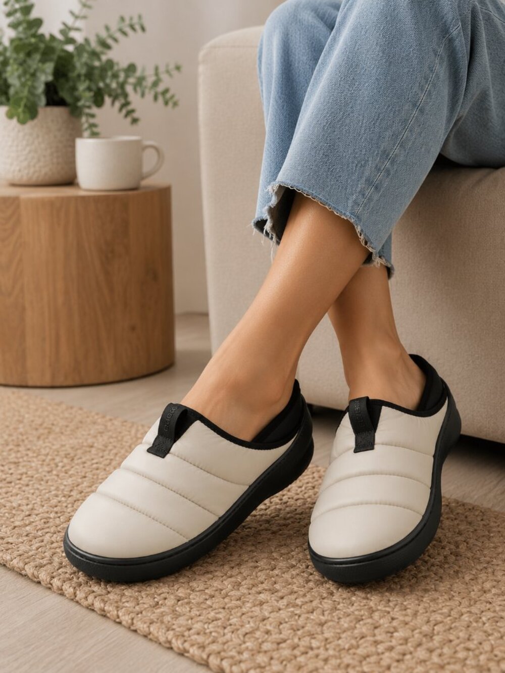 Crocs Classic Puff Moc Slippers Unisex Women's Size 8 NWOT